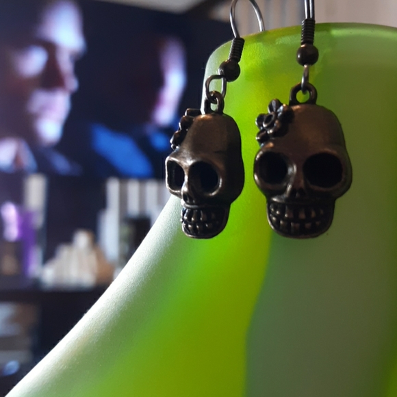 Antiqued Bronze Skull Earrings - Picture 1 of 3